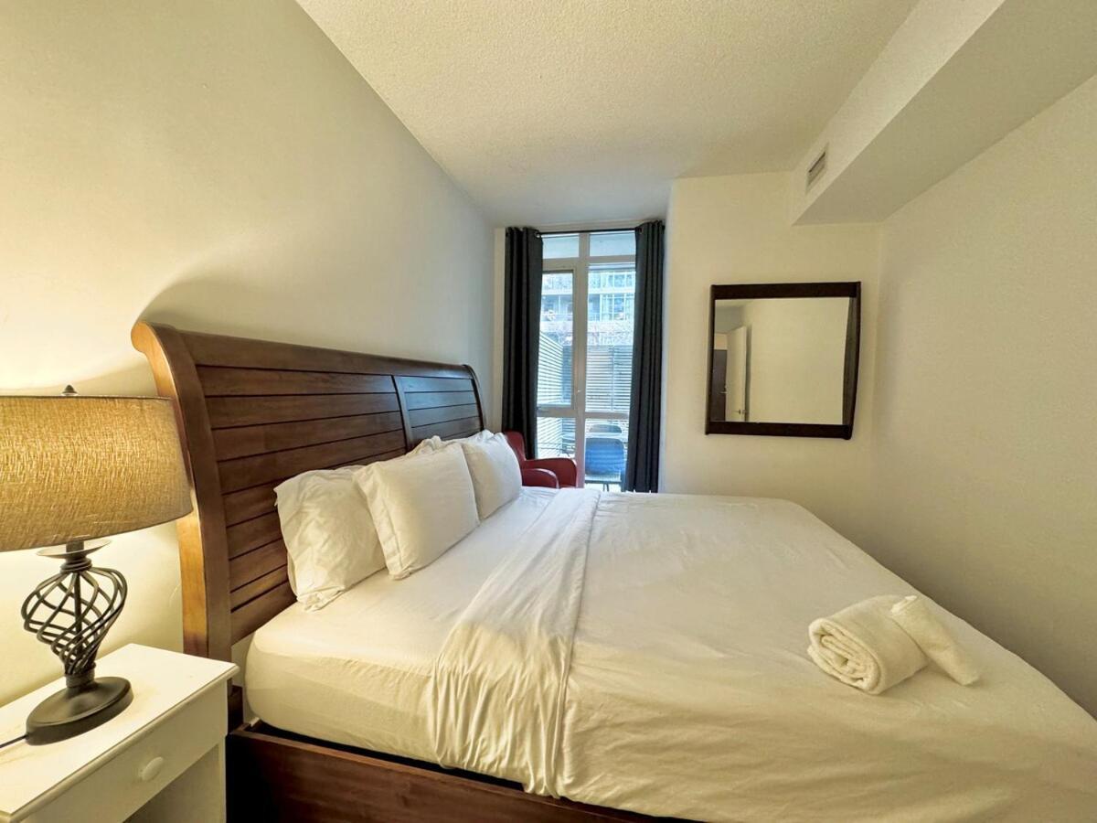 Kingbed & Bunkbed & Terrace Toronto